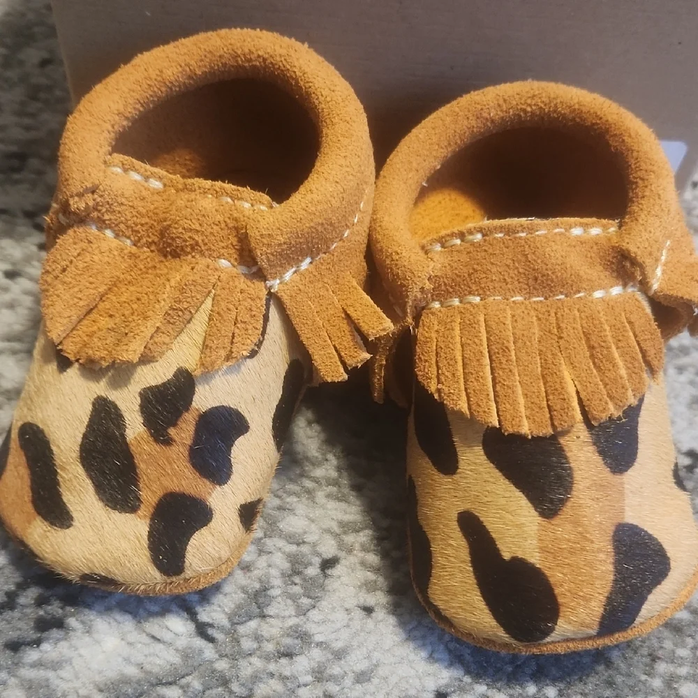 Kids Leopard Print Fringe Moccasin Shoes - Tan